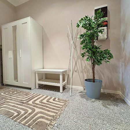 Апартаменты Spacious And Near Metro I Close To Parks I Akh Вена Экстерьер фото