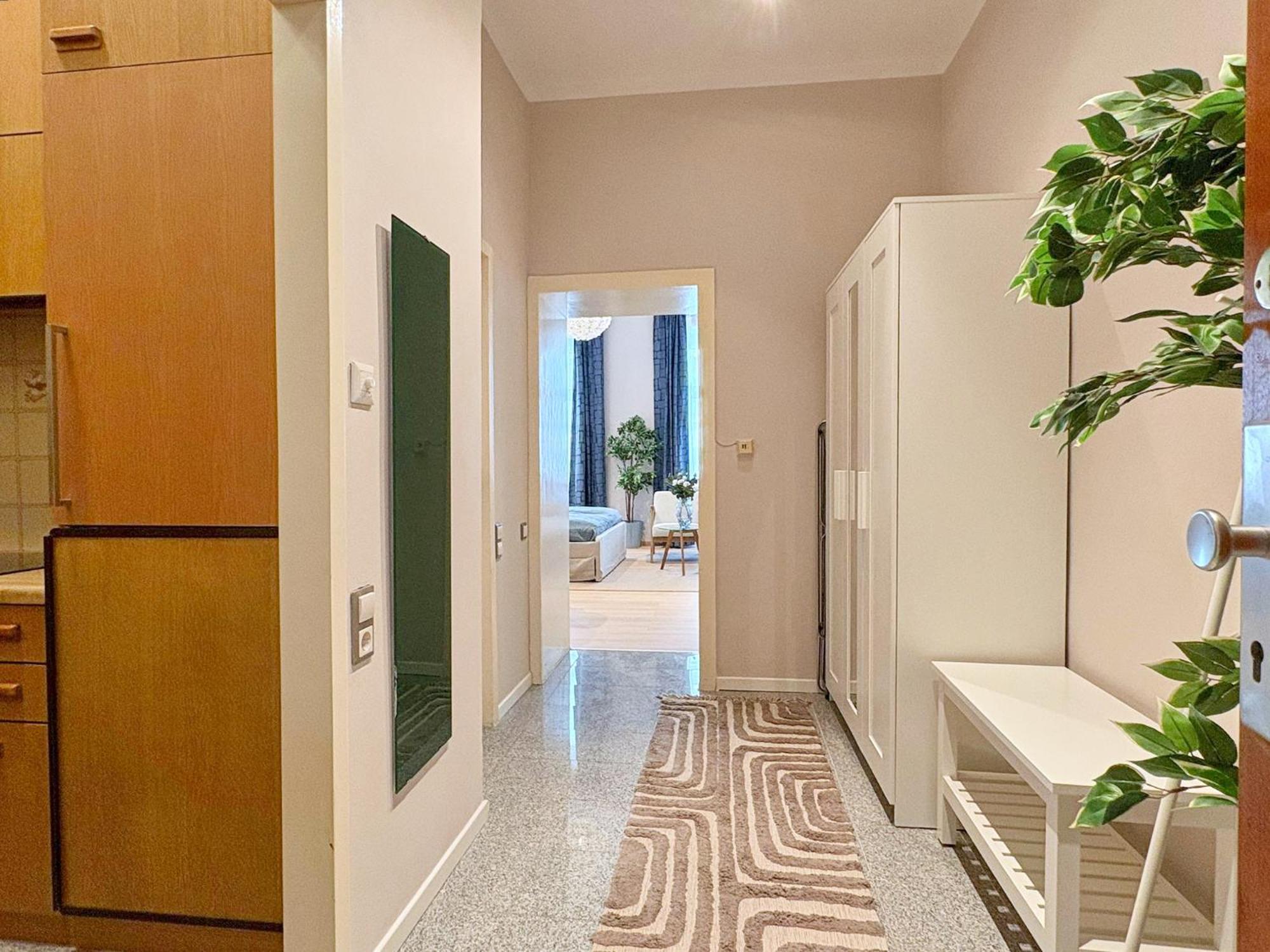 Апартаменты Spacious And Near Metro I Close To Parks I Akh Вена Экстерьер фото